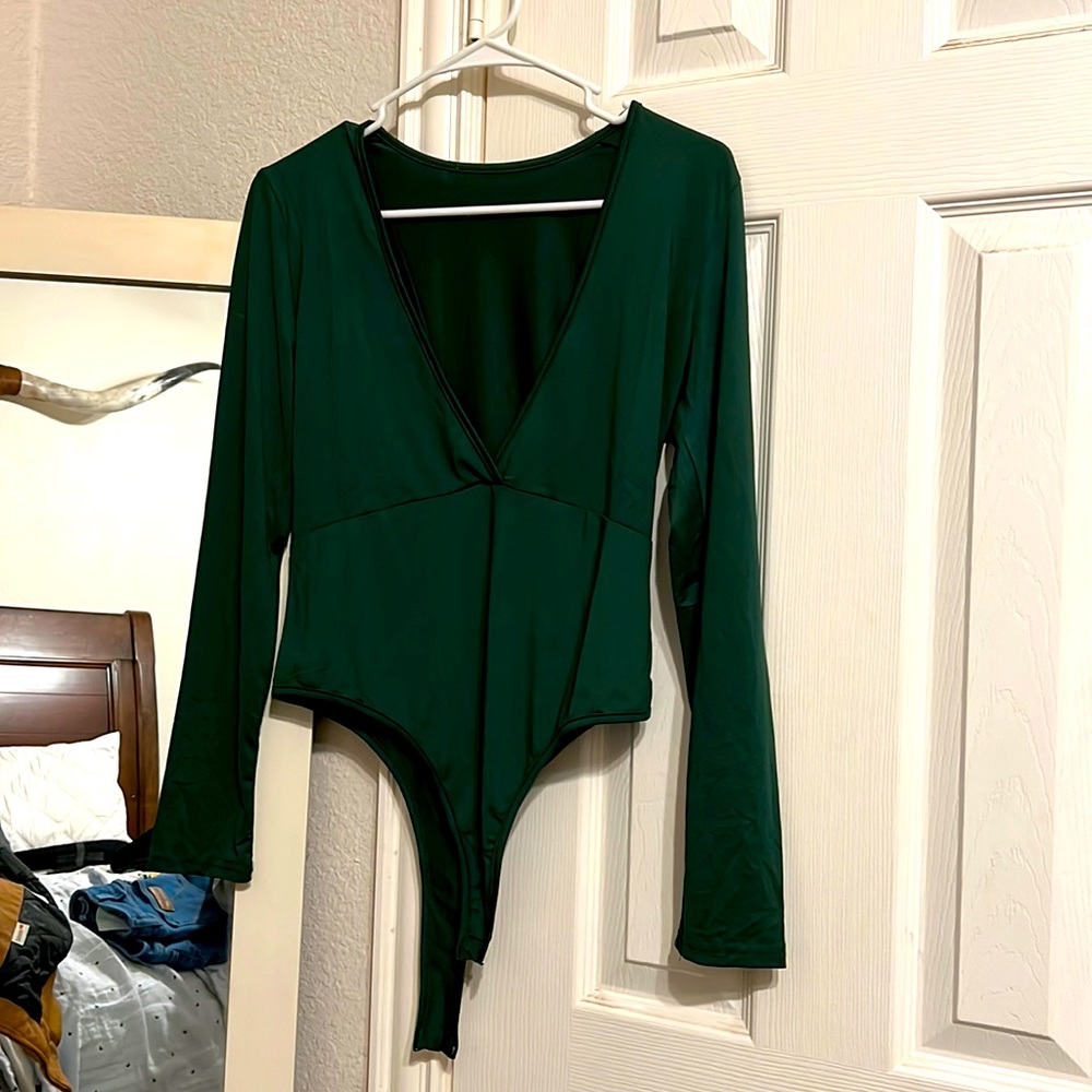 Deep V neck bodysuit hunter green worn once